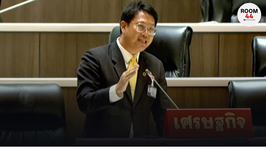 “คริส” ชี้เป้าไอ้โม่งกักตุนน้ำมันอยู่ 6 โรงกลั่น แนะนายกฯเปิดทางนำเข้าน้ำมันจากต่างประเทศ บีบ 6โรงกลั่นคายน้ำมัน 