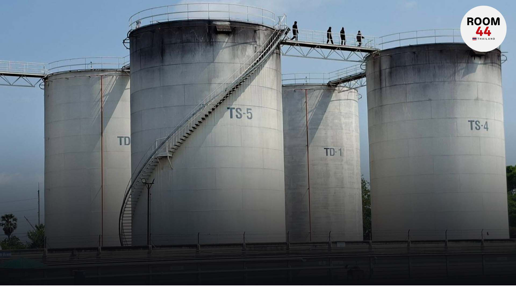 บุกทลายคลังน้ำมันอ่างทอง! พบสต๊อกกว่า 3.3 แสนลิตร ส่อขายเกินราคา